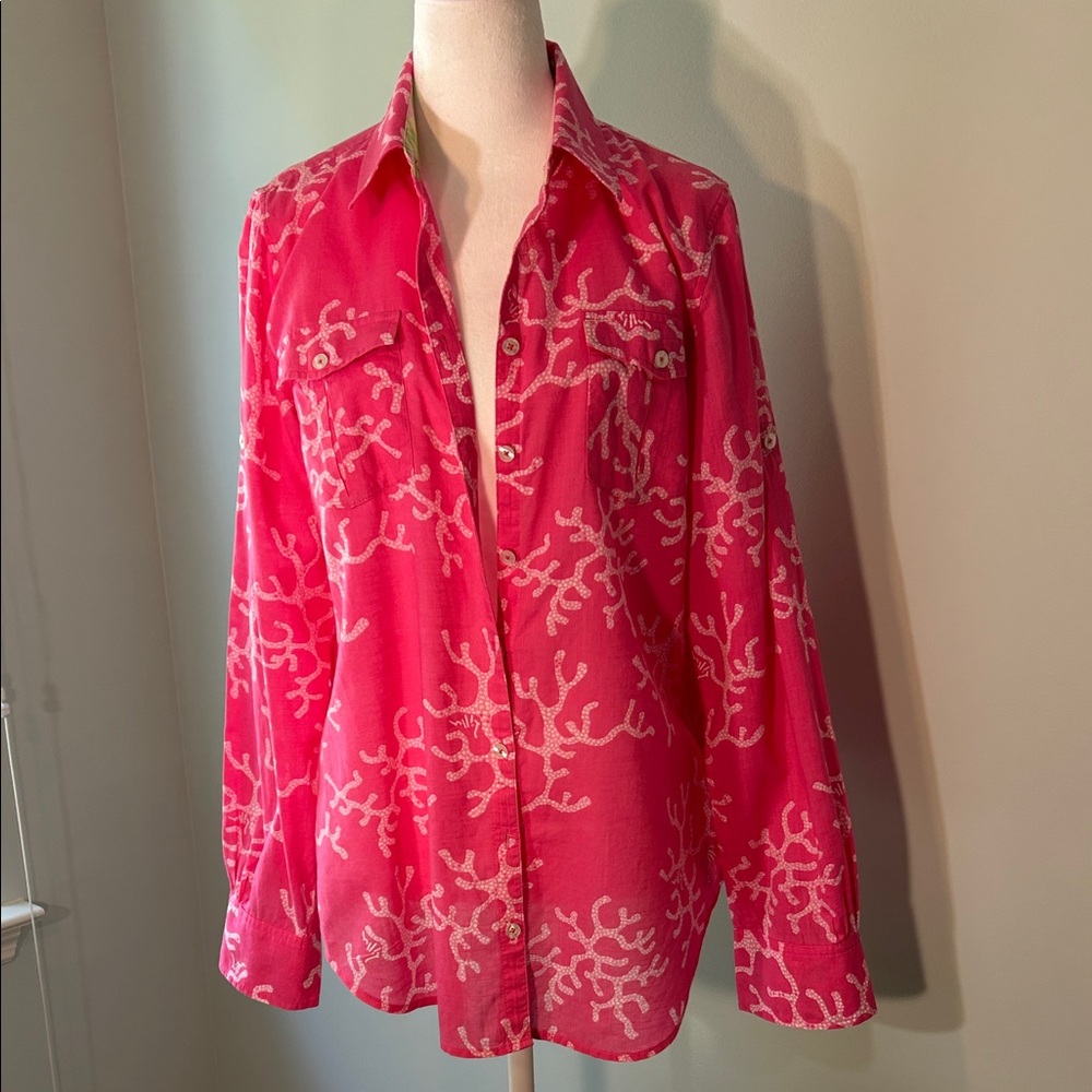 Lilly Pulitzer Vibrant Pink Resort Fit Coral Patterned Button-Up Shirt. Size M